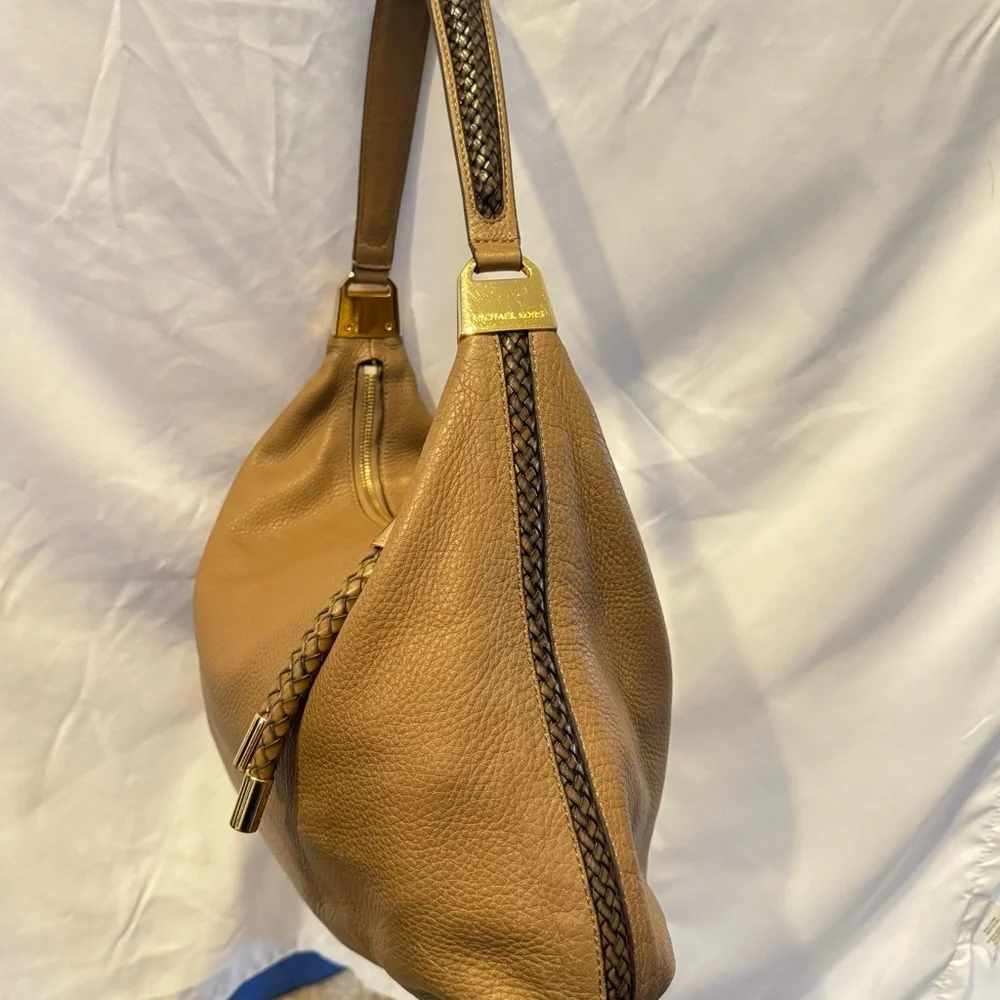 Michael Kors skorpios tan pebbled, leather hobo shoulder bag